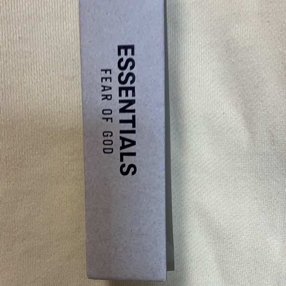 NWT Essentials Fear of God Men's Yellow Crew Sweater - Picture 4 of 10